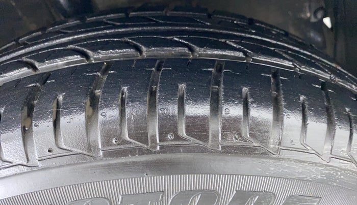 2017 Toyota Etios GX, Petrol, Manual, 25,915 km, Right Front Tyre Tread