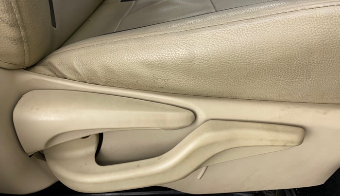 2017 Toyota Etios GX, Petrol, Manual, 25,915 km, Driver Side Adjustment Panel