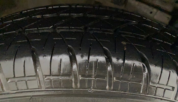 2015 Maruti Swift Dzire VXI, Petrol, Manual, 35,503 km, Right Rear Tyre Tread