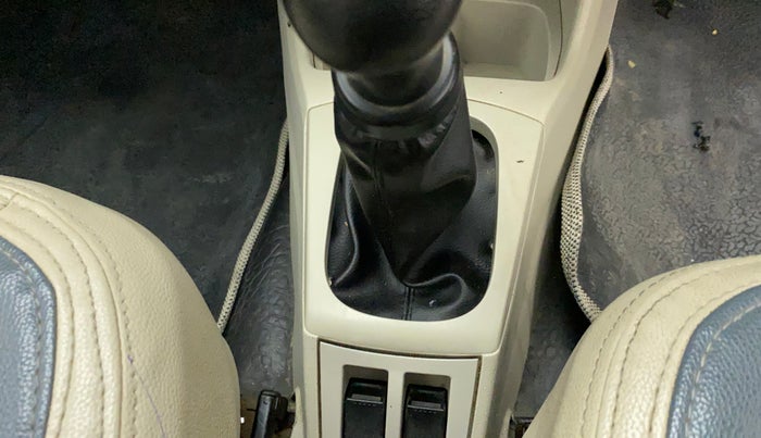 2019 Maruti Alto LXI, Petrol, Manual, 32,864 km, Gear lever - Boot Cover minor damage