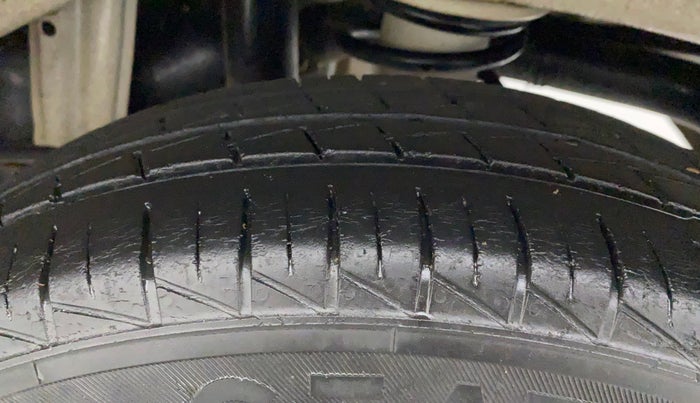2019 Maruti Alto LXI, Petrol, Manual, 32,864 km, Left Rear Tyre Tread