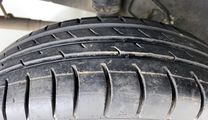 2015 Datsun Go T, Petrol, Manual, 58,481 km, Right Rear Tyre Tread