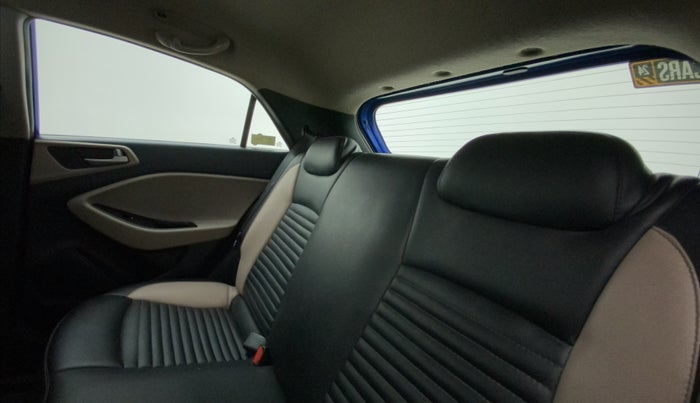 2015 Hyundai Elite i20 SPORTZ 1.2, Petrol, Manual, 92,846 km, Right Side Rear Door Cabin
