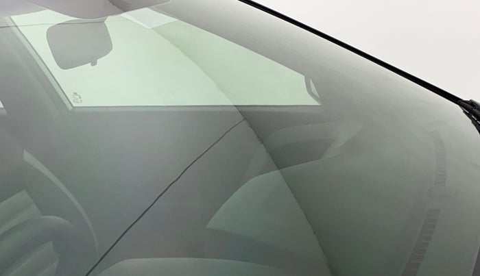 2015 Hyundai Creta BASE 1.4 DIESEL, Diesel, Manual, 1,13,052 km, Front windshield - Minor spot on windshield
