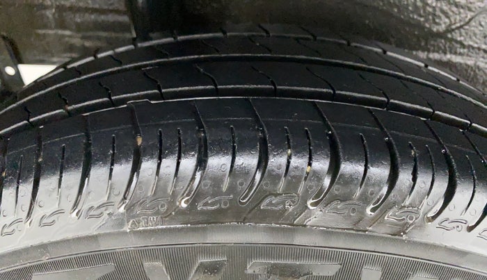 2021 Maruti S PRESSO VXI CNG, CNG, Manual, 17,355 km, Right Rear Tyre Tread