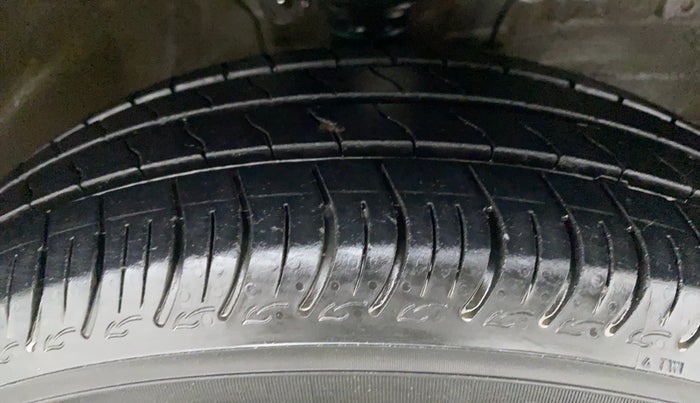 2021 Maruti S PRESSO VXI CNG, CNG, Manual, 17,355 km, Right Front Tyre Tread