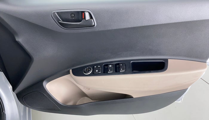 2019 Hyundai Grand i10 MAGNA 1.2 KAPPA VTVT, Petrol, Manual, 20,618 km, Driver Side Door Panels Control