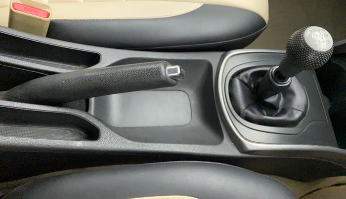 2015 Honda City 1.5L I-VTEC V MT, Petrol, Manual, 90,732 km, Gear Lever
