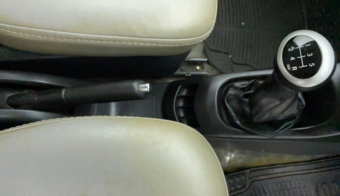 2011 Maruti Wagon R 1.0 VXI, Petrol, Manual, 32,894 km, Gear Lever