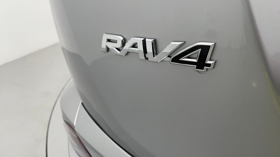 2017 Toyota RAV4 Gxl (4x4), Automatic, 92640 km, Badge (Boot Left Side)