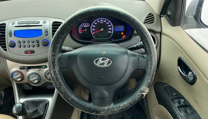 2015 Hyundai i10 SPORTZ 1.1, Petrol, Manual, 93,736 km, Steering Wheel Close Up