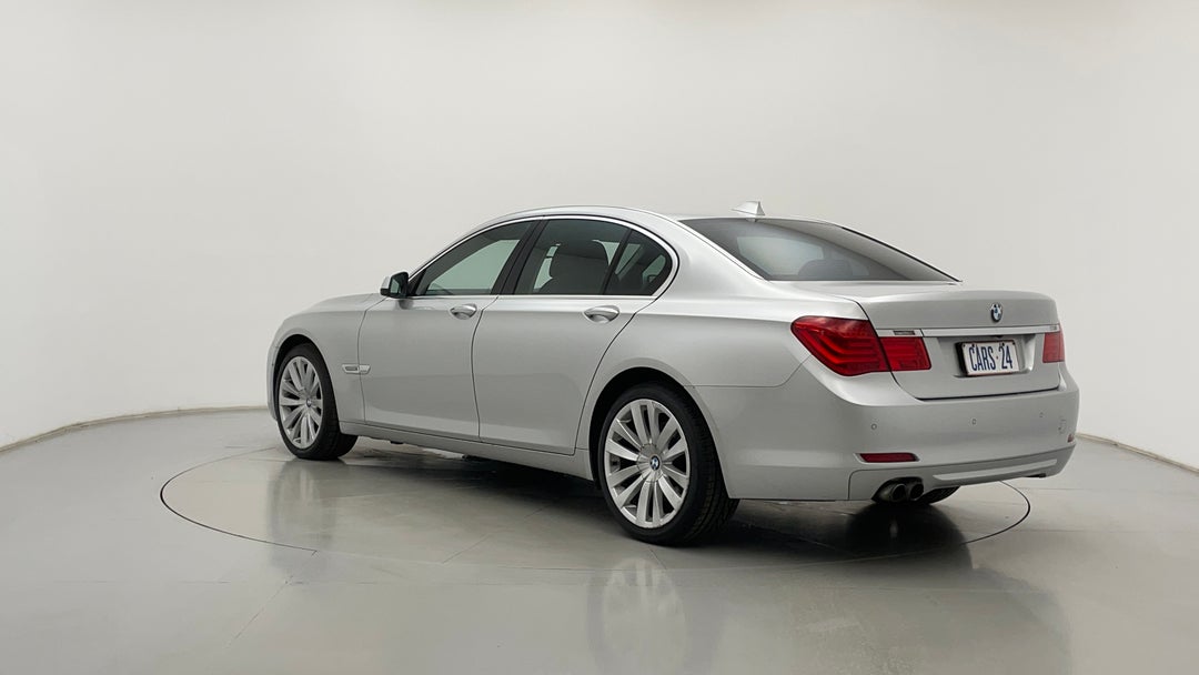 Left Back Diagonal (45- Degree) View