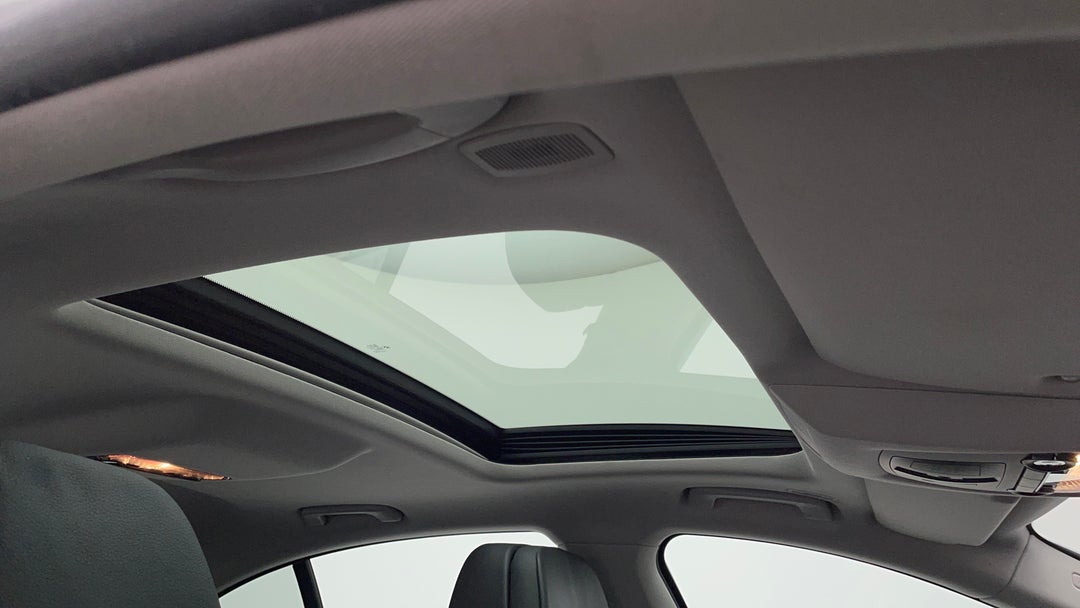 Interior Sunroof/Moonroof