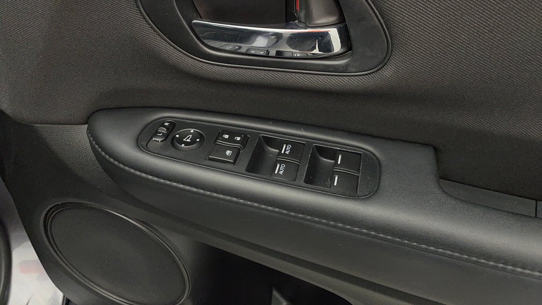 2019 Honda HR-V Vti, Automatic, 68708 km, Drivers Side Door Panel Controls