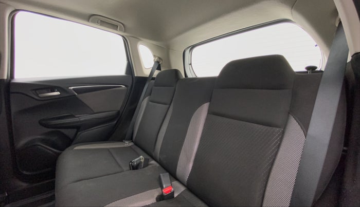 2017 Honda WR-V 1.5 i-DTEC VX MT, Diesel, Manual, 21,986 km, Right Side Rear Door Cabin