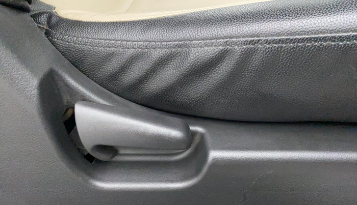 2015 Maruti Wagon R 1.0 VXI, Petrol, Manual, 53,302 km, Driver Side Adjustment Panel