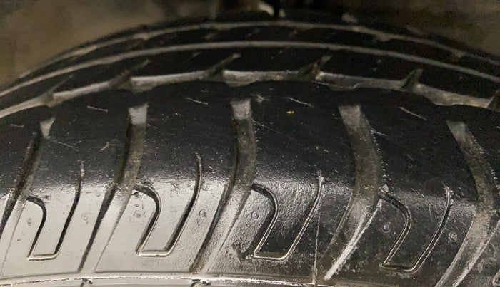 2015 Maruti Wagon R 1.0 VXI, Petrol, Manual, 53,302 km, Right Front Tyre Tread