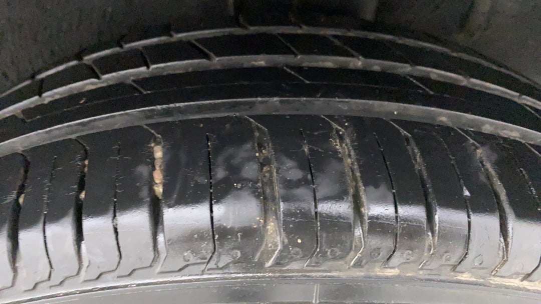 Left Rear Tyre Tread