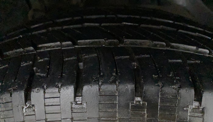 2013 Mahindra XUV500 W8, Diesel, Manual, 78,366 km, Right Front Tyre Tread