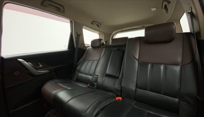 2013 Mahindra XUV500 W8, Diesel, Manual, 78,366 km, Reclining Back Row Seats