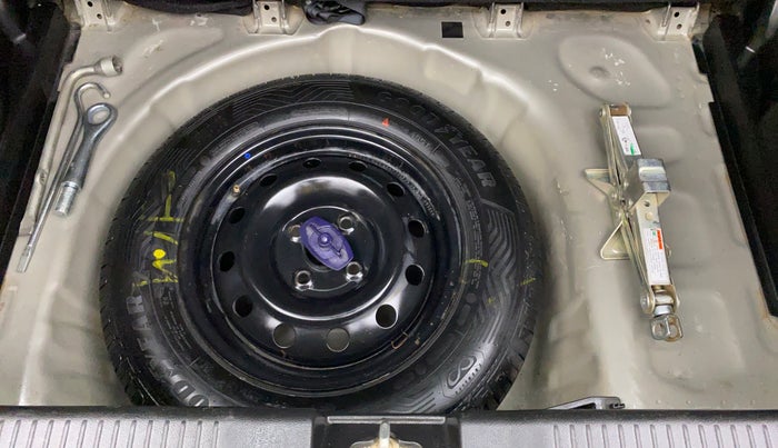 2019 Maruti Swift VXI D, Petrol, Manual, 59,955 km, Spare Tyre