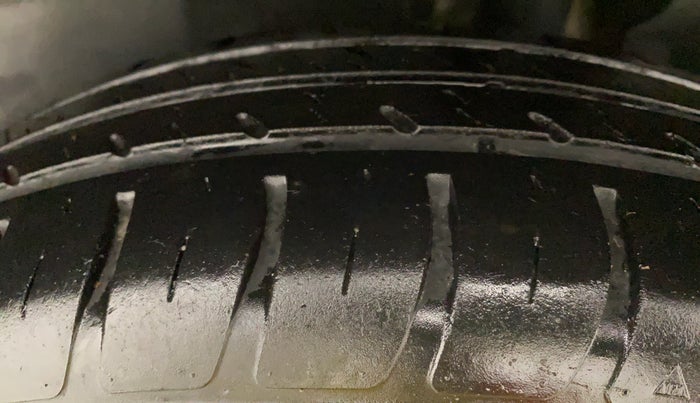 2019 Maruti Swift VXI D, Petrol, Manual, 59,955 km, Left Rear Tyre Tread