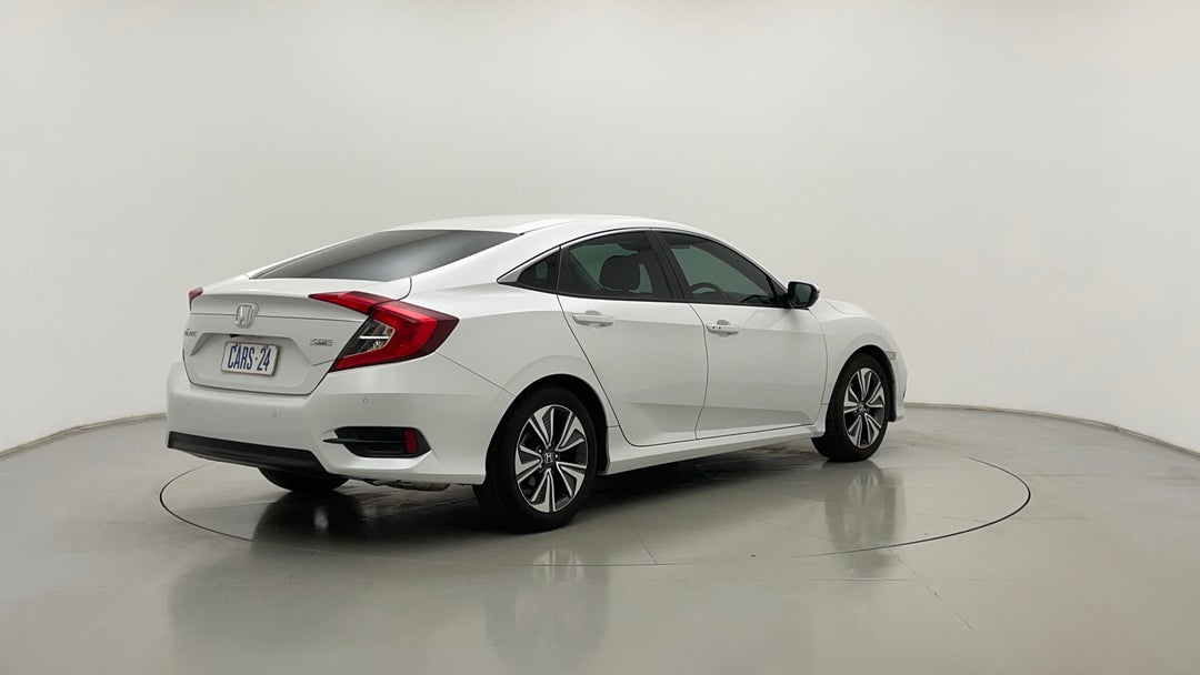 Right Back Diagonal (45- Degree) View