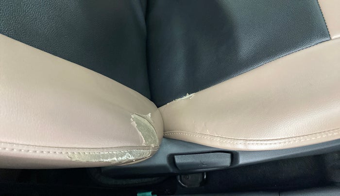 2019 Hyundai Grand i10 SPORTZ 1.2 KAPPA VTVT, Petrol, Manual, 60,190 km, Driver seat - Cover slightly torn