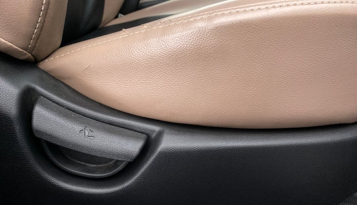 2019 Hyundai Grand i10 SPORTZ 1.2 KAPPA VTVT, Petrol, Manual, 60,190 km, Driver Side Adjustment Panel