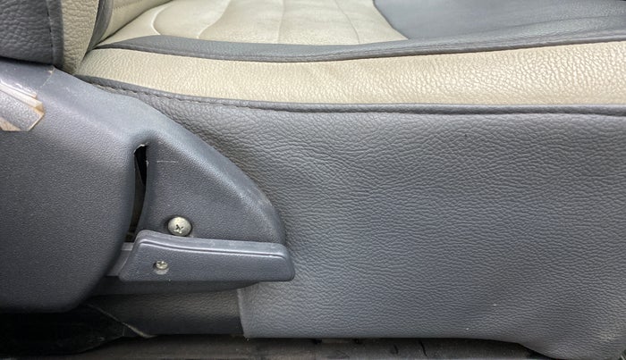 2017 Maruti Alto 800 LXI, Petrol, Manual, 64,054 km, Driver Side Adjustment Panel
