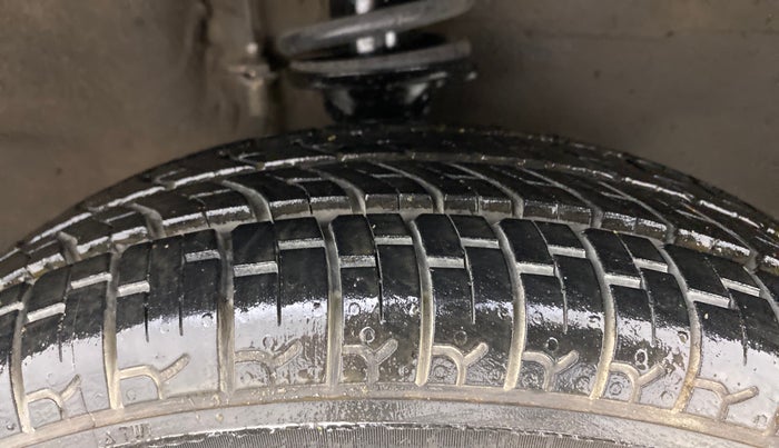 2017 Maruti Alto 800 LXI, Petrol, Manual, 64,054 km, Right Front Tyre Tread
