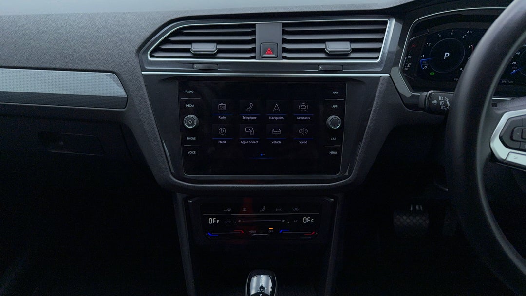 2022 Volkswagen Tiguan 110tsi Life, Automatic, 59877 km, Center Console