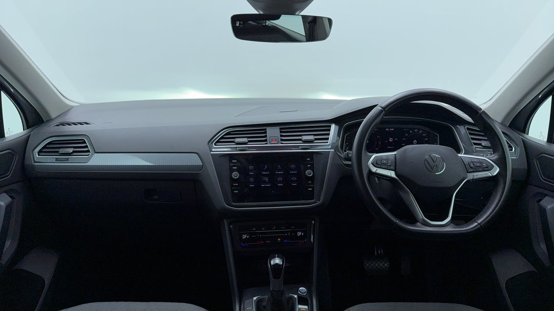 2022 Volkswagen Tiguan 110tsi Life, Automatic, 59877 km, Dashboard View