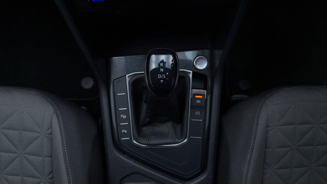 2022 Volkswagen Tiguan 110tsi Life, Automatic, 59877 km, Gear Lever 