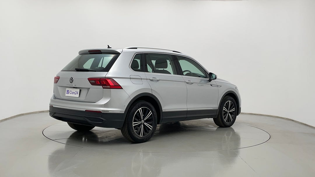 2022 Volkswagen Tiguan 110tsi Life, Automatic, 59877 km, Right Back Diagonal (45- Degree) View