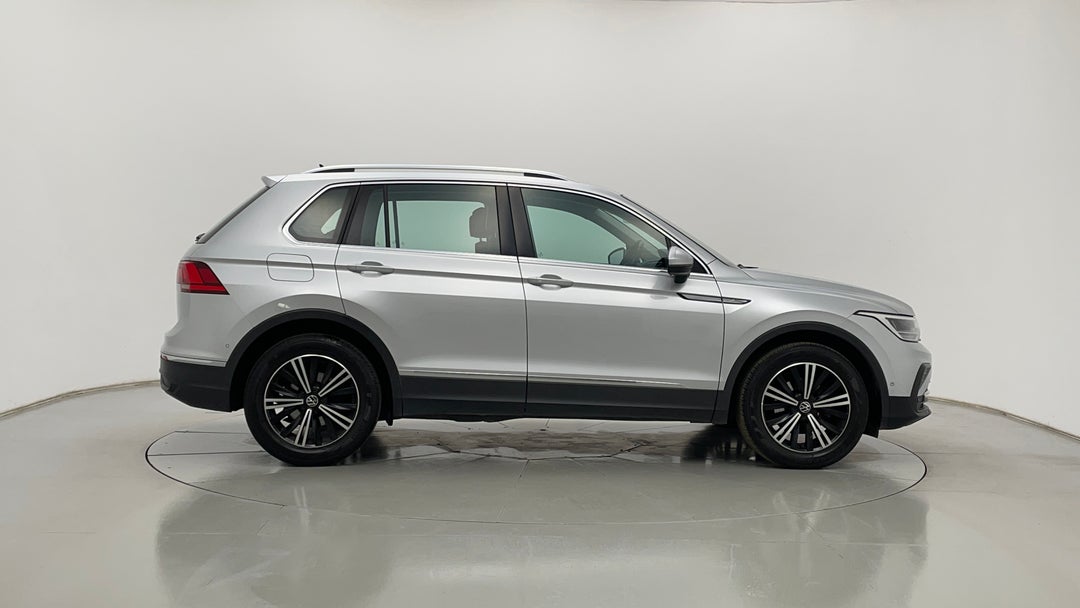 2022 Volkswagen Tiguan 110tsi Life, Automatic, 59877 km, Right Side View