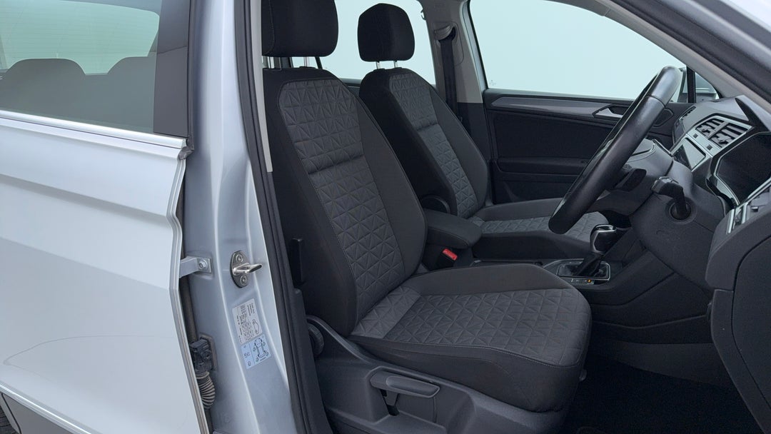 2022 Volkswagen Tiguan 110tsi Life, Automatic, 59877 km, Right Side Front Door Cabin View