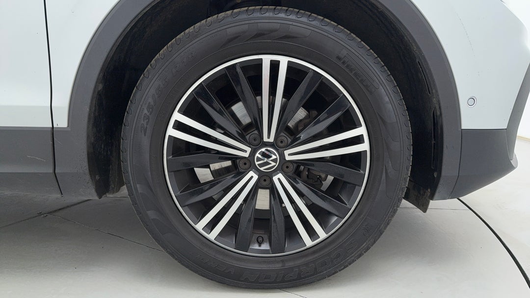 2022 Volkswagen Tiguan 110tsi Life, Automatic, 59877 km, Right Front Wheel