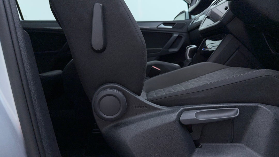 2022 Volkswagen Tiguan 110tsi Life, Automatic, 59877 km, Drivers Side Adjustment Panel