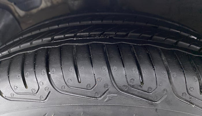 2014 Hyundai Xcent S 1.2, Petrol, Manual, 80,231 km, Left Front Tyre Tread