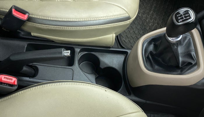 2014 Hyundai Xcent S 1.2, Petrol, Manual, 80,231 km, Gear Lever