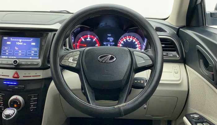 2019 Mahindra XUV300 W6 1.5 DIESEL, Diesel, Manual, 76,607 km, Steering Wheel Close Up