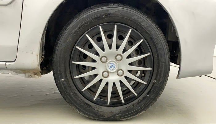 2014 Toyota Etios G, Petrol, Manual, 89,602 km, Right Front Wheel