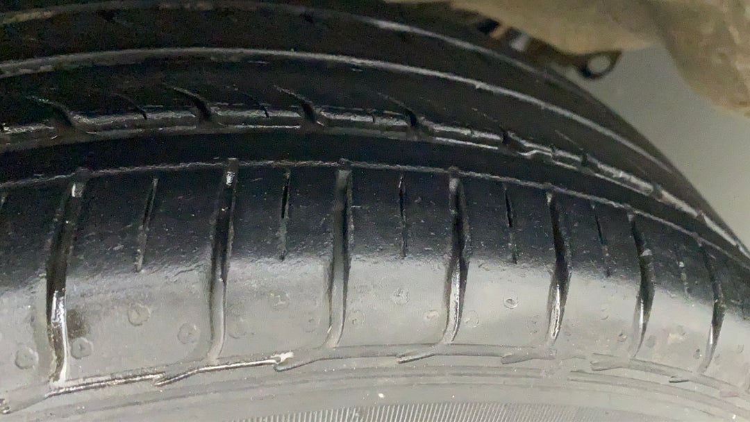 Left Rear Tyre Tread