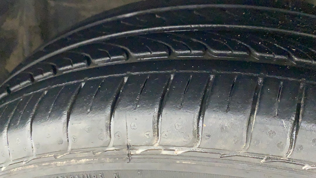 Left Front Tyre Tread
