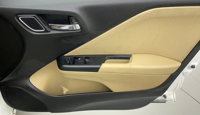 2022 Honda City 1.5L I-VTEC V MT 4TH GEN, Petrol, Manual, 14,215 km, Driver Side Door Panels Control