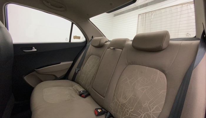 2014 Hyundai Xcent S (O) 1.2, Petrol, Manual, 51,395 km, Right Side Rear Door Cabin