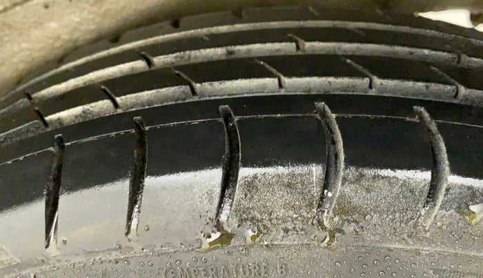 2014 Maruti Wagon R 1.0 LXI CNG, CNG, Manual, 98,810 km, Left Rear Tyre Tread