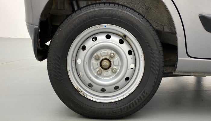 2013 Maruti Wagon R 1.0 LXI CNG, CNG, Manual, 75,865 km, Right Rear Wheel