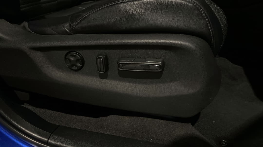 2018 Honda CR-V Vti-lx (AWD), Automatic, 108395 km, Drivers Side Adjustment Panel